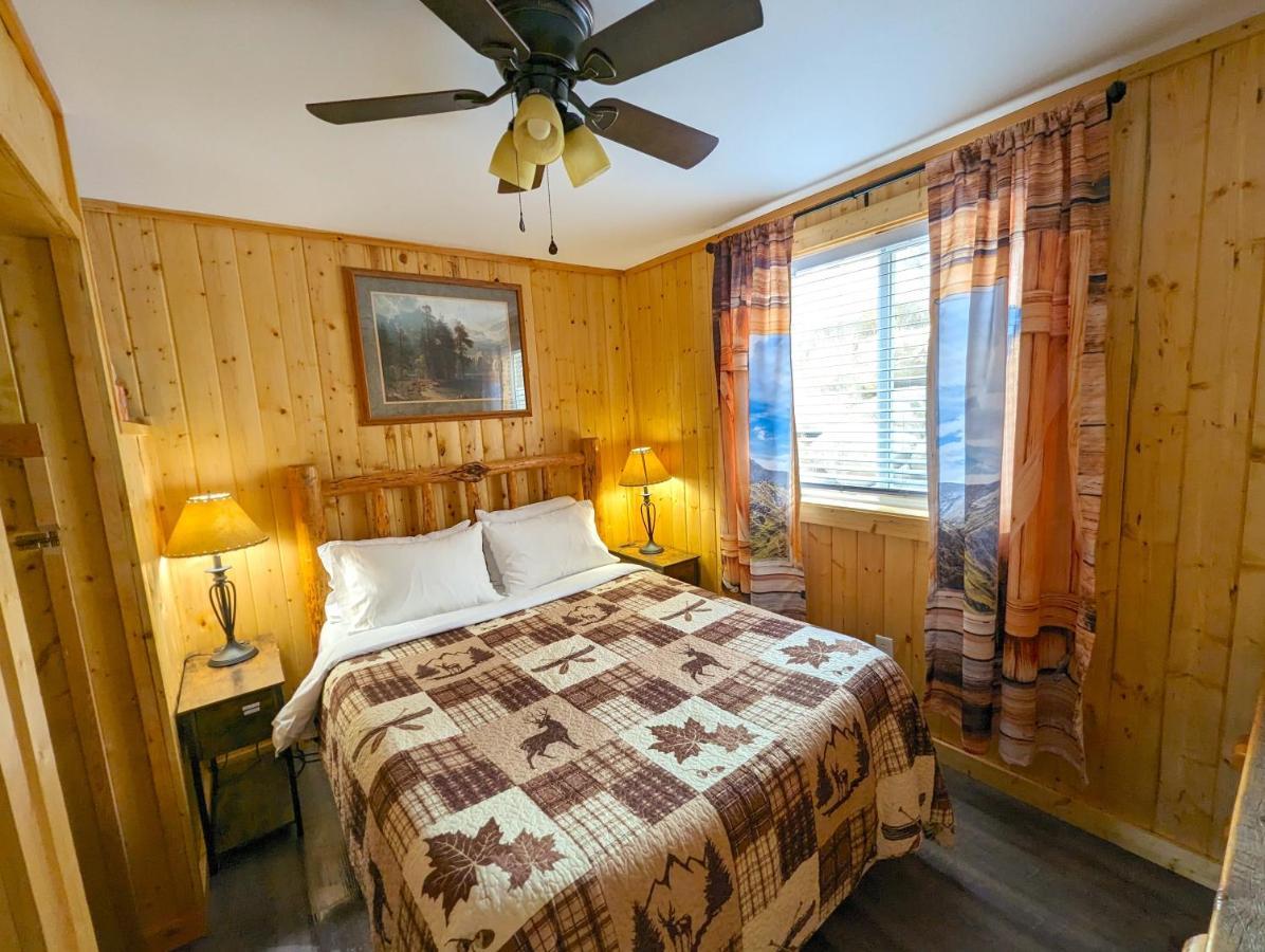 Yellowstone'S Treasure Cabins Gardiner Exterior photo
