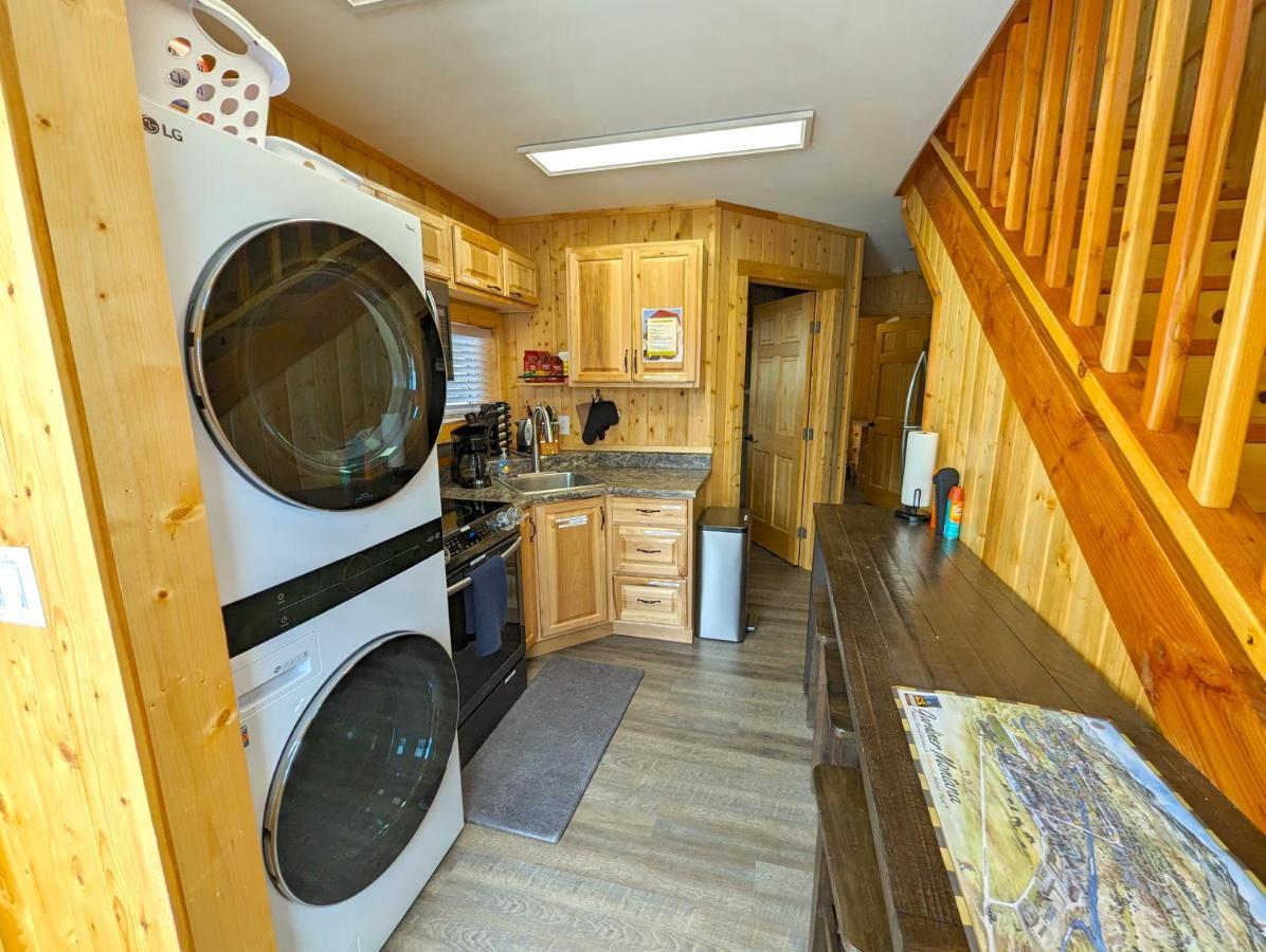 Yellowstone'S Treasure Cabins Gardiner Exterior photo