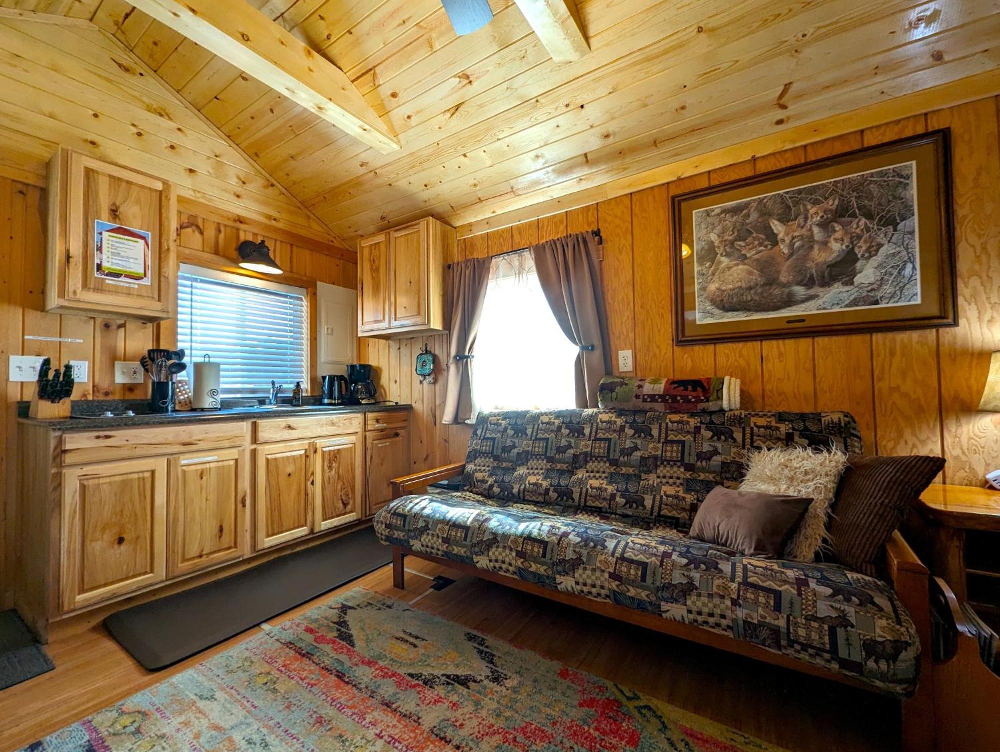 Yellowstone'S Treasure Cabins Gardiner Exterior photo