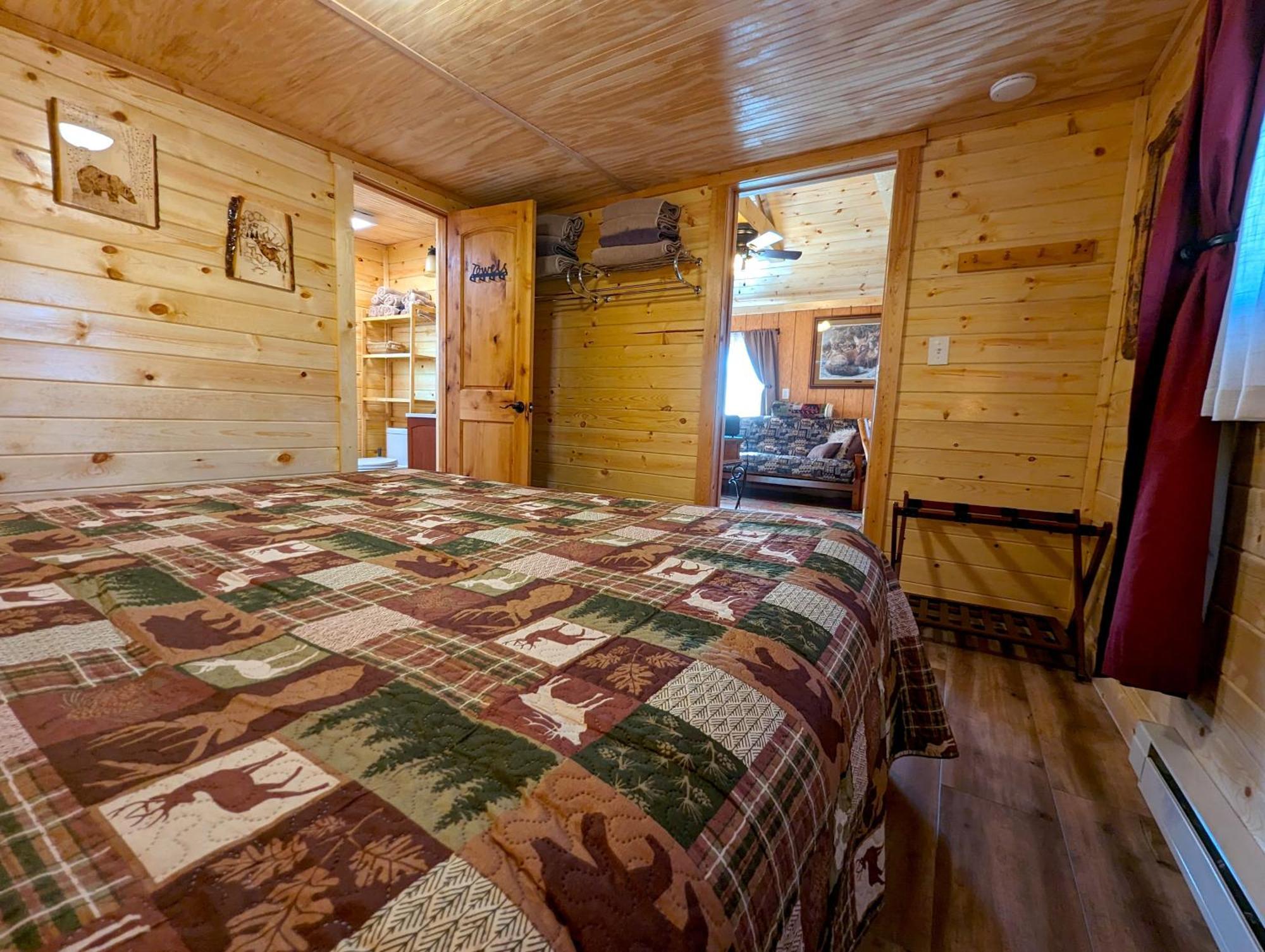 Yellowstone'S Treasure Cabins Gardiner Exterior photo