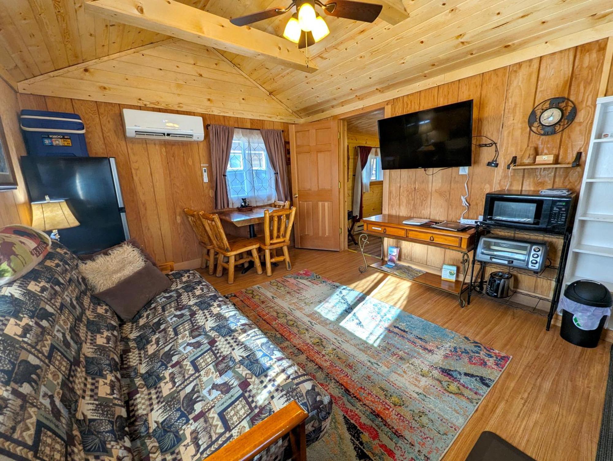 Yellowstone'S Treasure Cabins Gardiner Exterior photo