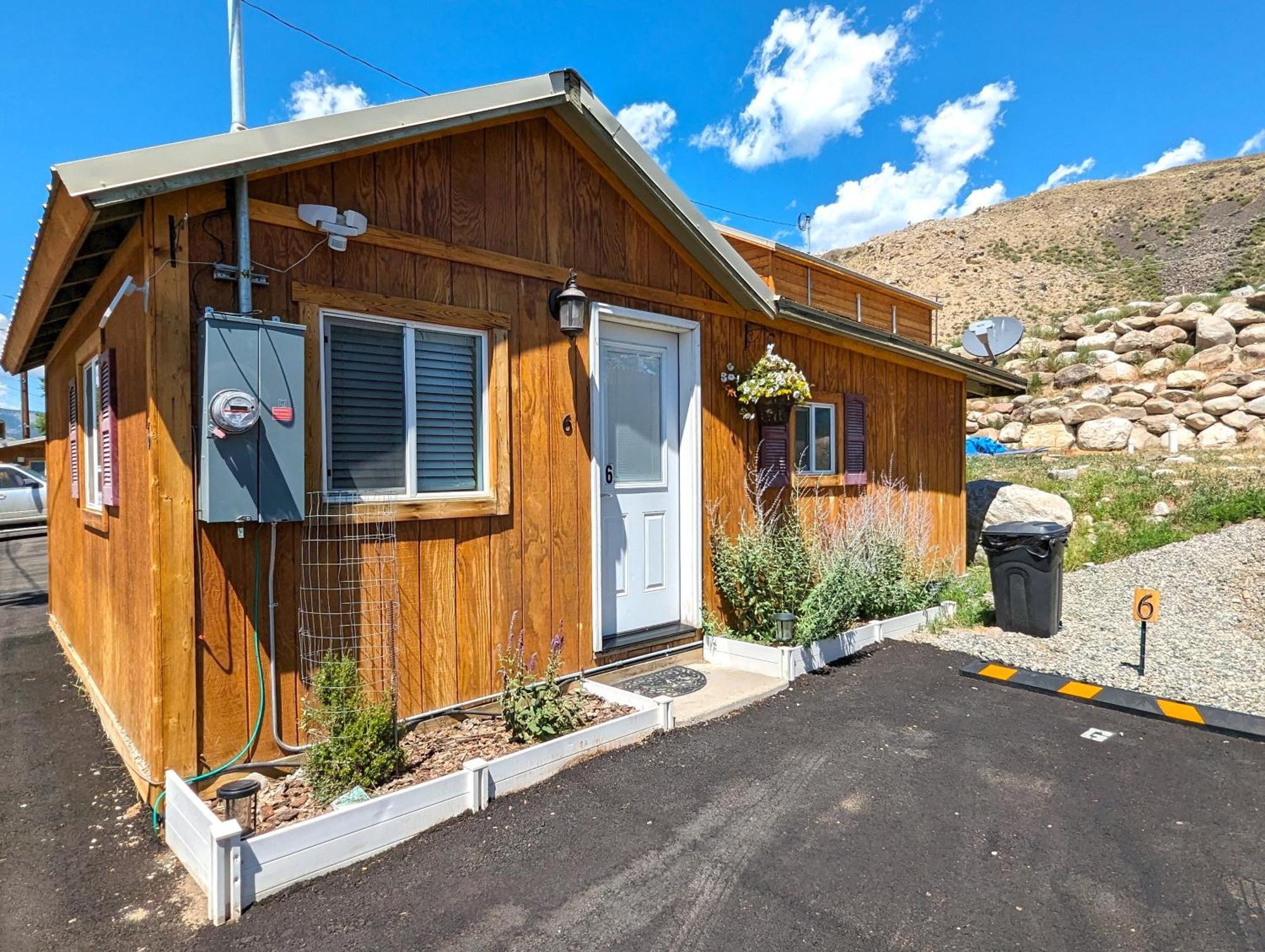 Yellowstone'S Treasure Cabins Gardiner Exterior photo