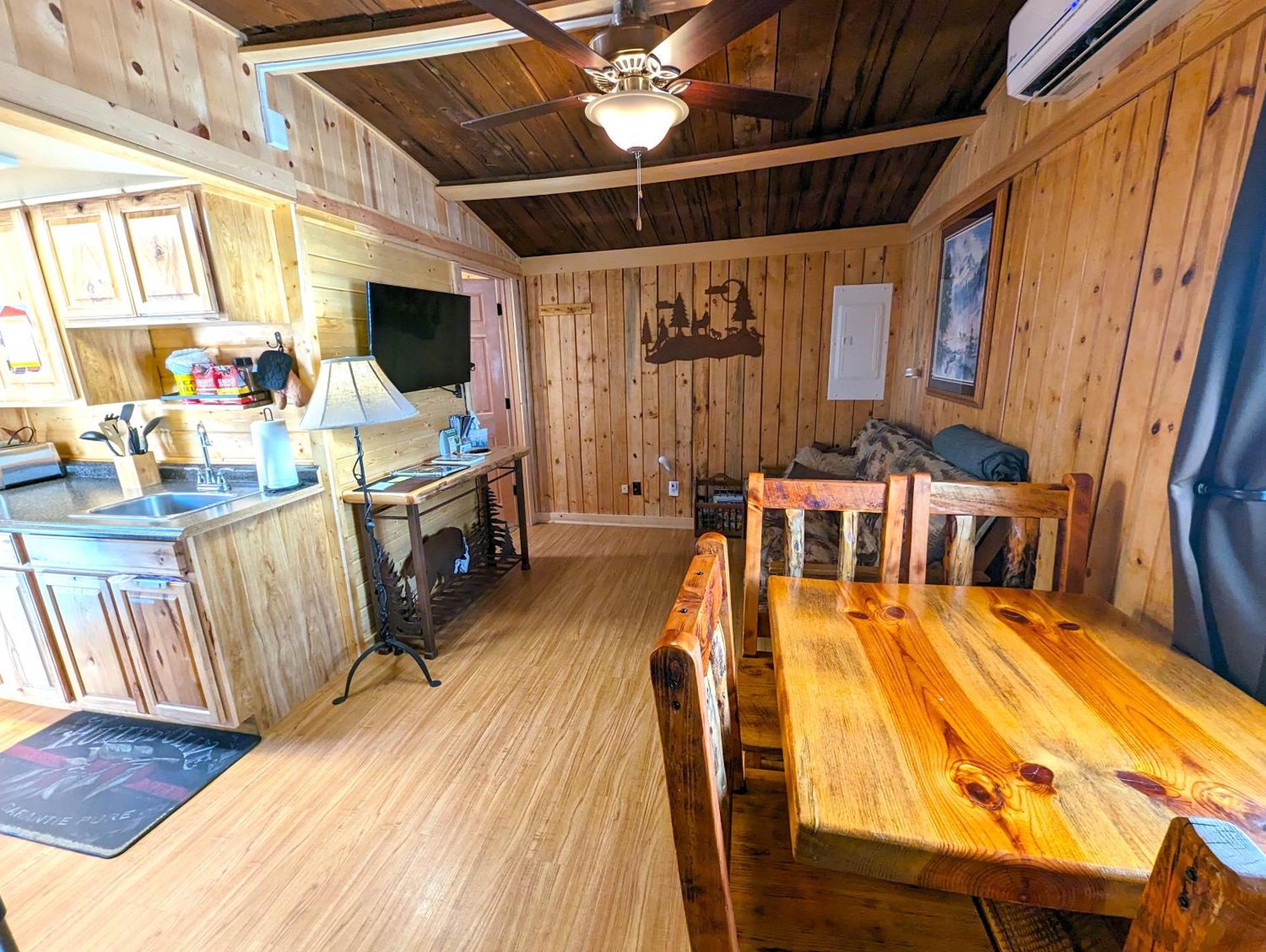 Yellowstone'S Treasure Cabins Gardiner Exterior photo